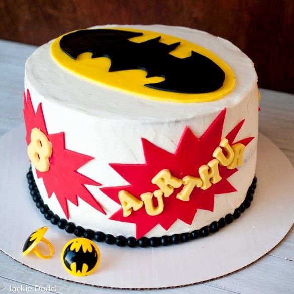 Batman Cake Template Unique 1000 Ideas About Easy Batman Cake On Pinterest