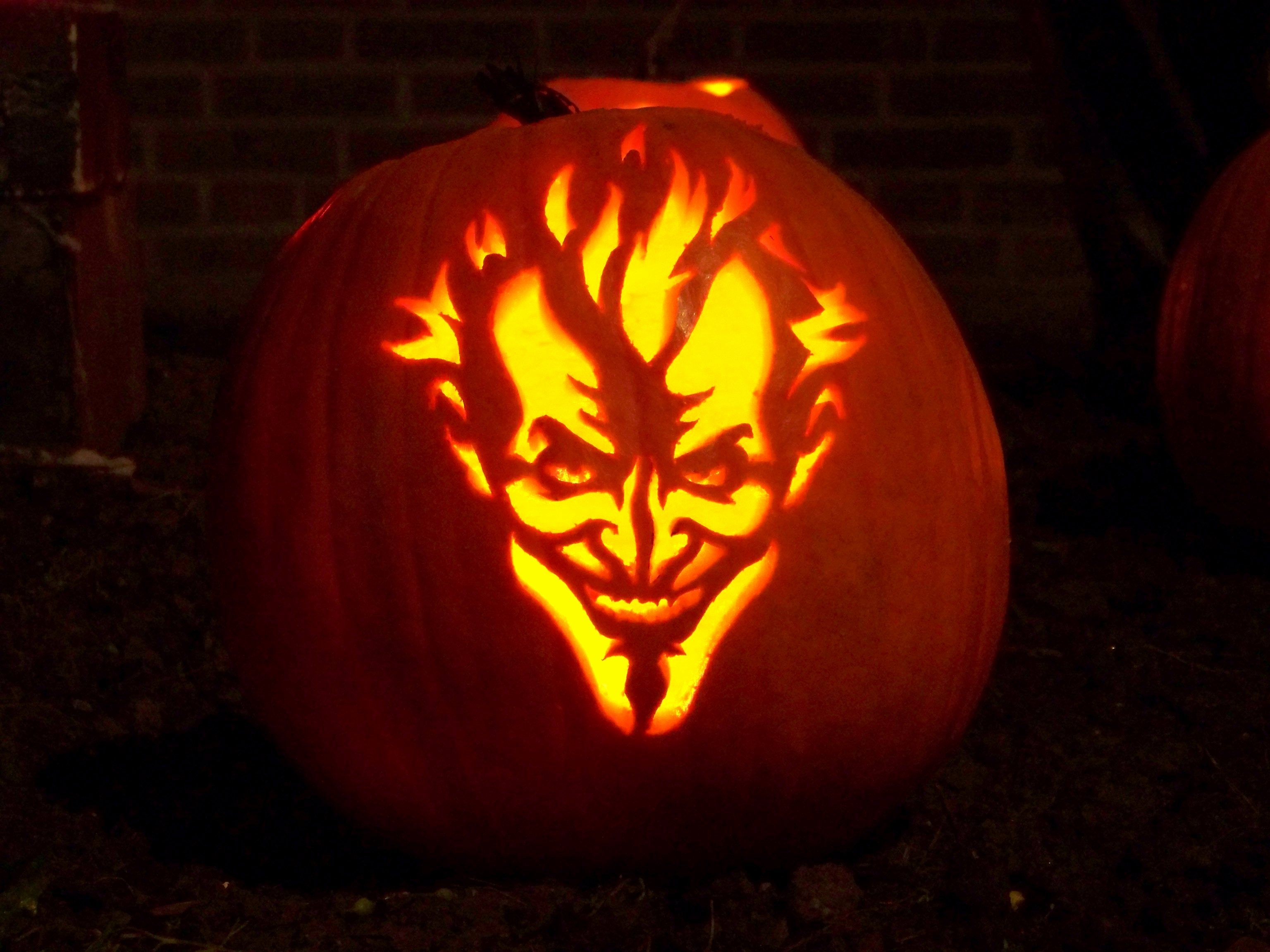 Joker Pumpkin Carving Patterns Awesome Halloween Pumpkins 2010 asylum Joker Pattern by Zombie